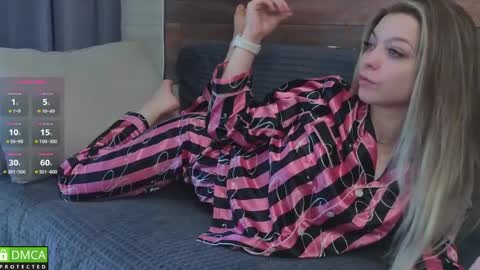 emilielong online show from 04/17/26, 05:43