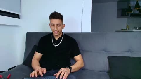 EMILIOCUM online show from 02/12/25, 05:15