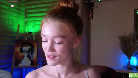 Emi  online show from 11/22/25, 06:45