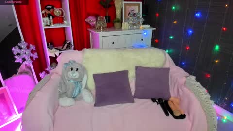 Snapshot of emiliyaqueen chatting on 12/27/24, 05:09 Emiliya online show from 12/27/24, 05:09