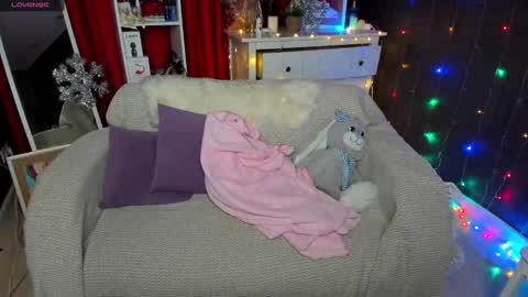 Snapshot of emiliyaqueen chatting on 01/07/25, 01:17 Emiliya online show from 01/07/25, 01:17