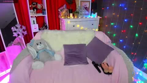 Snapshot of emiliyaqueen chatting on 01/08/25, 04:02 Emiliya online show from 01/08/25, 04:02