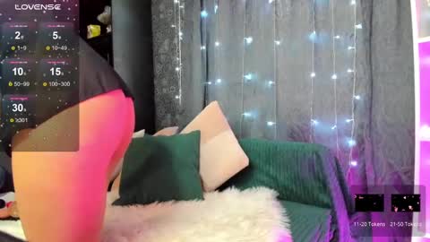 Snapshot of emiliyaqueen chatting on 01/17/25, 05:21 Emiliya online show from 01/17/25, 05:21