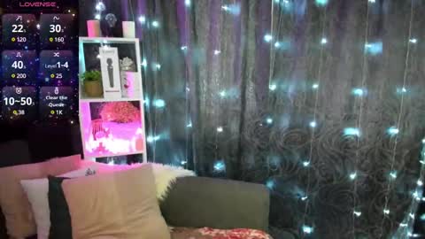 Snapshot of emiliyaqueen chatting on 02/10/25, 02:08 Emiliya online show from 02/10/25, 02:08