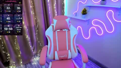 Snapshot of emiliyaqueen chatting on 02/18/25, 05:31 Emiliya online show from 02/18/25, 05:31