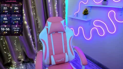 Snapshot of emiliyaqueen chatting on 02/18/25, 08:38 Emiliya online show from 02/18/25, 08:38