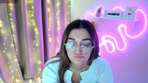 Snapshot of emiliyaqueen chatting on 03/12/25, 08:51 Emiliya online show from 03/12/25, 08:51