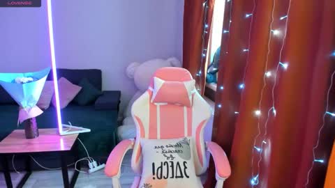 Emiliya online show from 01/10/26, 04:47