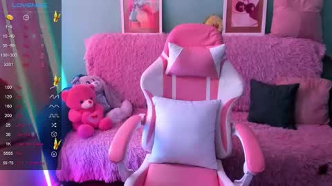 Emiliya online show from 03/22/26, 07:12