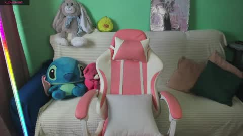 Emiliya online show from 04/11/26, 08:29