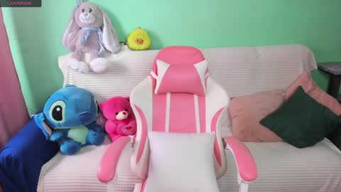 Emiliya online show from 04/15/26, 08:43