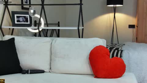 Emiljanna online show from 02/13/25, 04:32