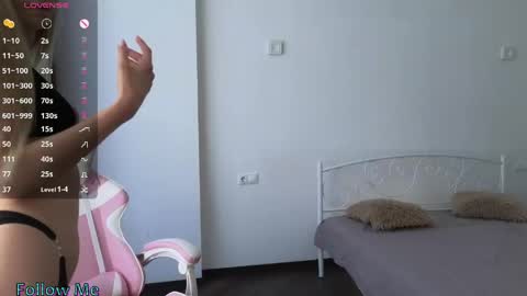 Emilly online show from 06/01/26, 07:10