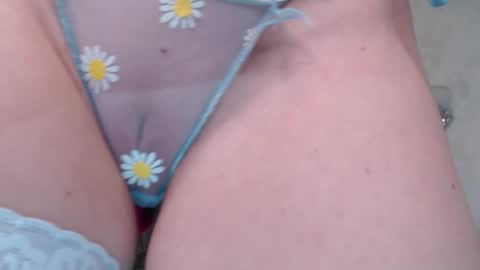 Emily online show from 12/04/25, 07:55