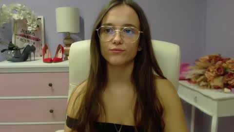 Emilly online show from 01/11/25, 11:02