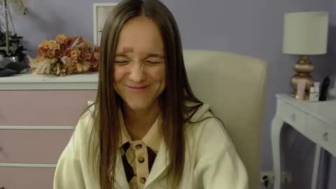 Emilly online show from 09/30/25, 06:51