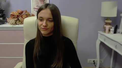 Emilly online show from 10/02/25, 07:04