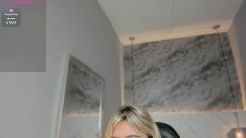 emilly_mell online show from 12/19/25, 11:17