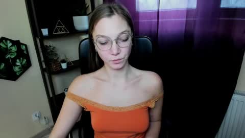 Emilly online show from 03/03/25, 12:37