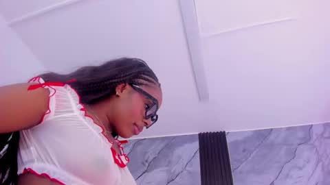 Snapshot of emillydiaz chatting on 10/14/25, 02:56 Emilly online show from 10/14/25, 02:56