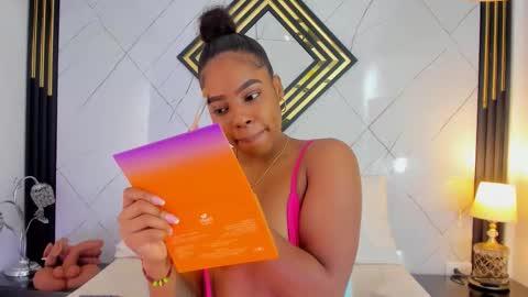 Snapshot of emillydiaz chatting on 11/08/25, 12:27 Emilly online show from 11/08/25, 12:27