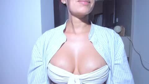 Snapshot of emillyhils1 chatting on 05/07/26, 09:14 emilly online show from 05/07/26, 09:14