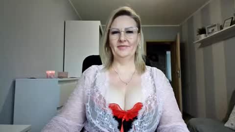 EmillyLove online show from 03/16/26, 07:45