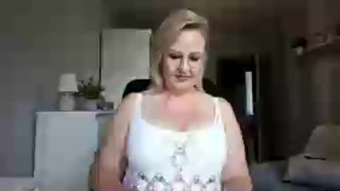 EmillyLove online show from 07/17/26, 06:42