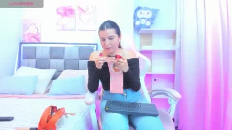 emily9__ online show from 04/29/26, 08:59