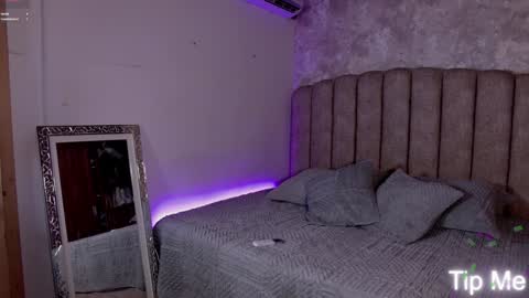 Snapshot of emily_____ chatting on 10/02/25, 01:01 emily valentina online show from 10/02/25, 01:01