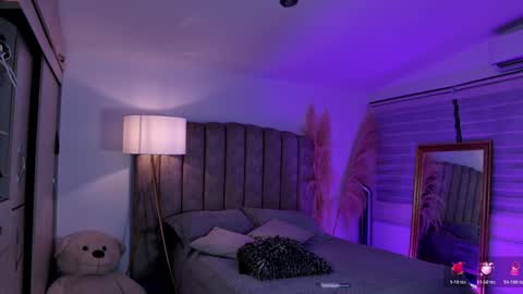 Snapshot of emily_____ chatting on 02/17/26, 01:24 emily valentina online show from 02/17/26, 01:24