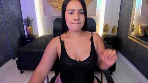 Snapshot of emily__browm chatting on 04/06/26, 11:22 Emily online show from 04/06/26, 11:22