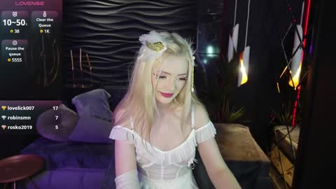 Emily online show from 02/06/25, 02:22