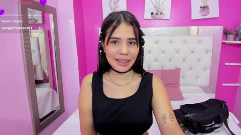 Snapshot of emily_beltonn chatting on 02/02/25, 05:59 online show from 02/02/25, 05:59