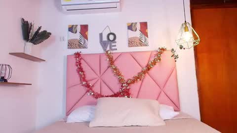 Emily Burton online show from 01/18/26, 12:09