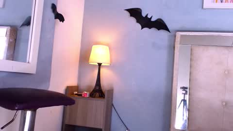 emily_castillo1_ online show from 11/26/25, 03:29