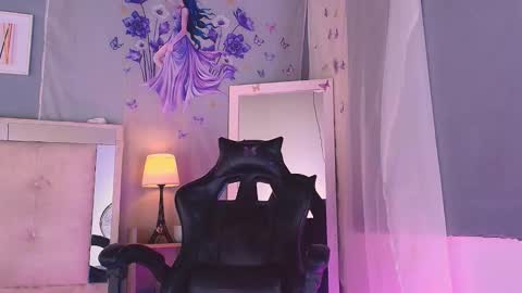 emily_castillo1_ online show from 03/21/26, 08:19