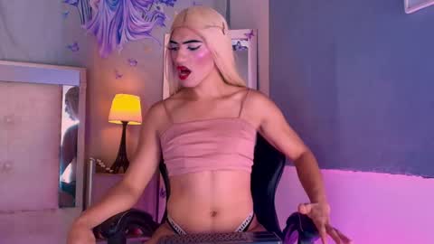 emily_castillo1_ online show from 06/04/26, 05:57