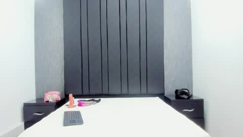 Emily online show from 06/06/26, 04:17