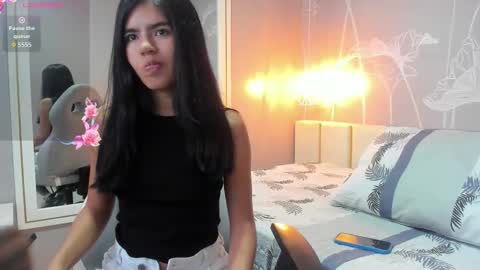 Snapshot of emily_cute4u chatting on 02/14/26, 06:48 Emily online show from 02/14/26, 06:48