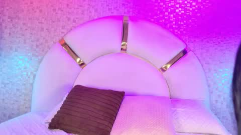 emily_dempsey online show from 12/22/25, 07:44