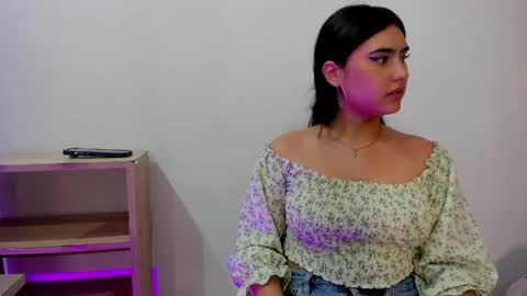 emily fox 3 online show from 05/27/26, 07:00