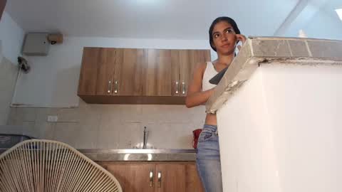 emily_gaviria1 online show from 05/22/26, 12:11