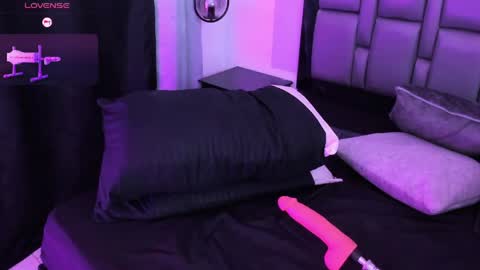 Emi  online show from 04/17/26, 03:59