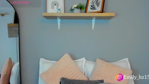 Snapshot of emily_haze chatting on 01/13/25, 10:14 Emily online show from 01/13/25, 10:14