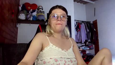 Julieta online show from 01/30/25, 04:13