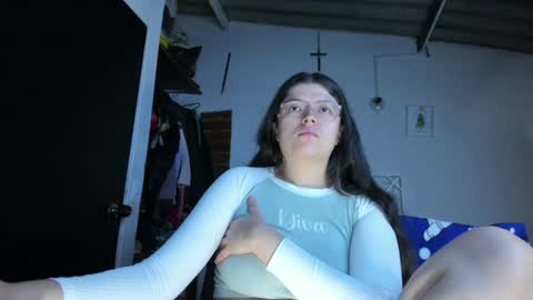 Julieta online show from 06/19/26, 01:15