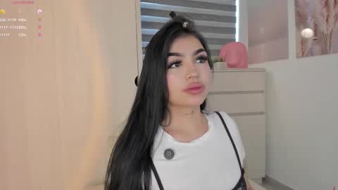 EmilyKenner  Independent model  online show from 09/26/25, 11:25