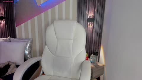 Emily online show from 02/08/25, 09:46