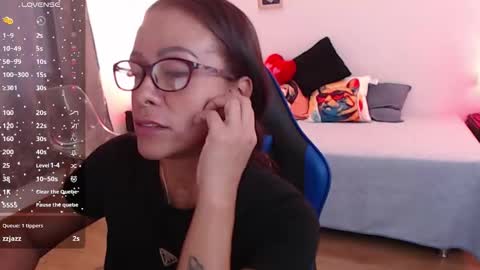 Snapshot of emily_leroy571240 chatting on 09/15/25, 02:17 emily leroy. online show from 09/15/25, 02:17